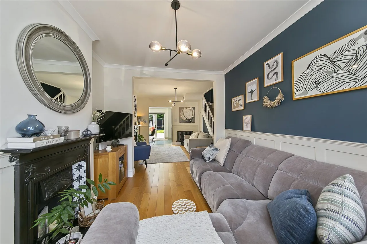St. Georges Road, Feltham, TW13, photo 2