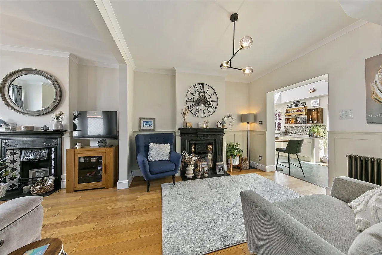 St. Georges Road, Feltham, TW13, photo 11