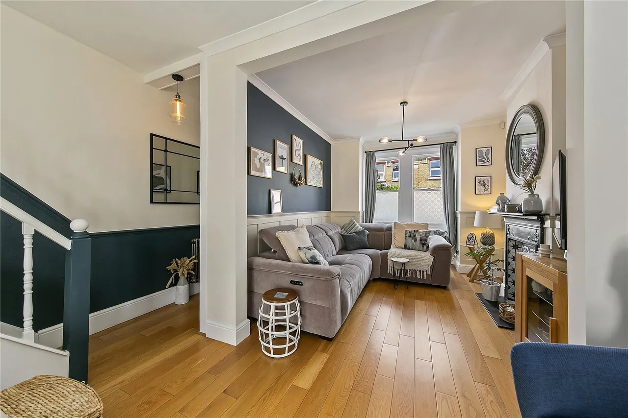 St. Georges Road, Feltham, TW13, photo 9