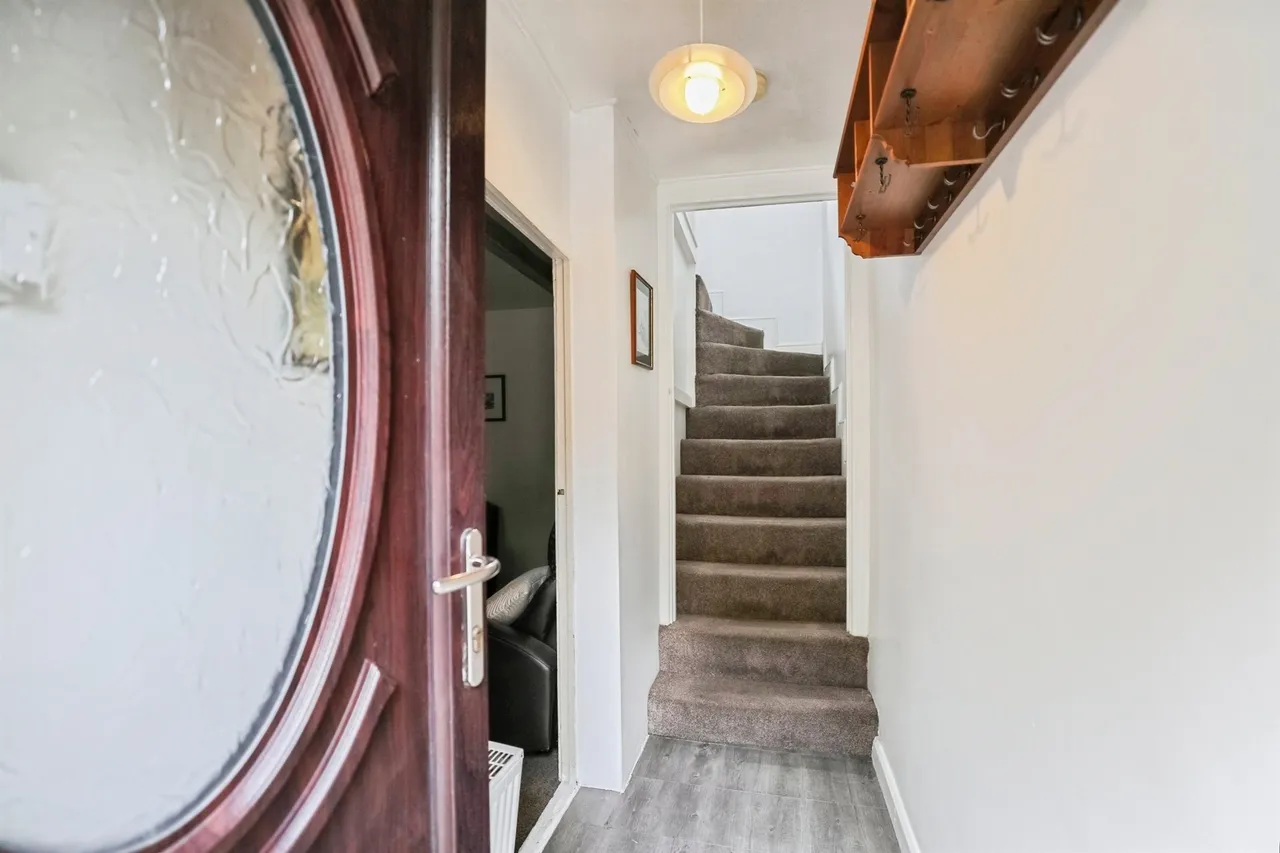 The Cross, Silkstone, S75, photo 9