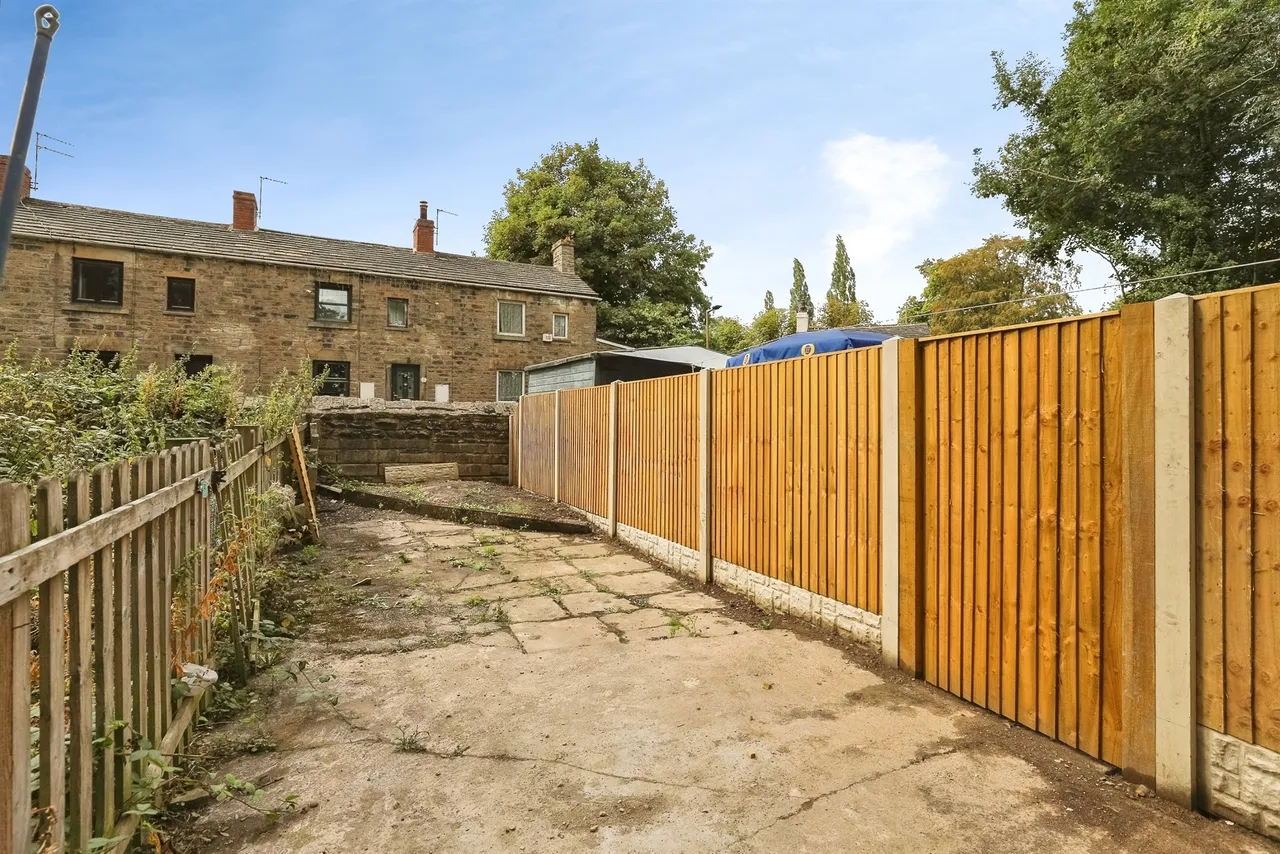 The Cross, Silkstone, S75, photo 15