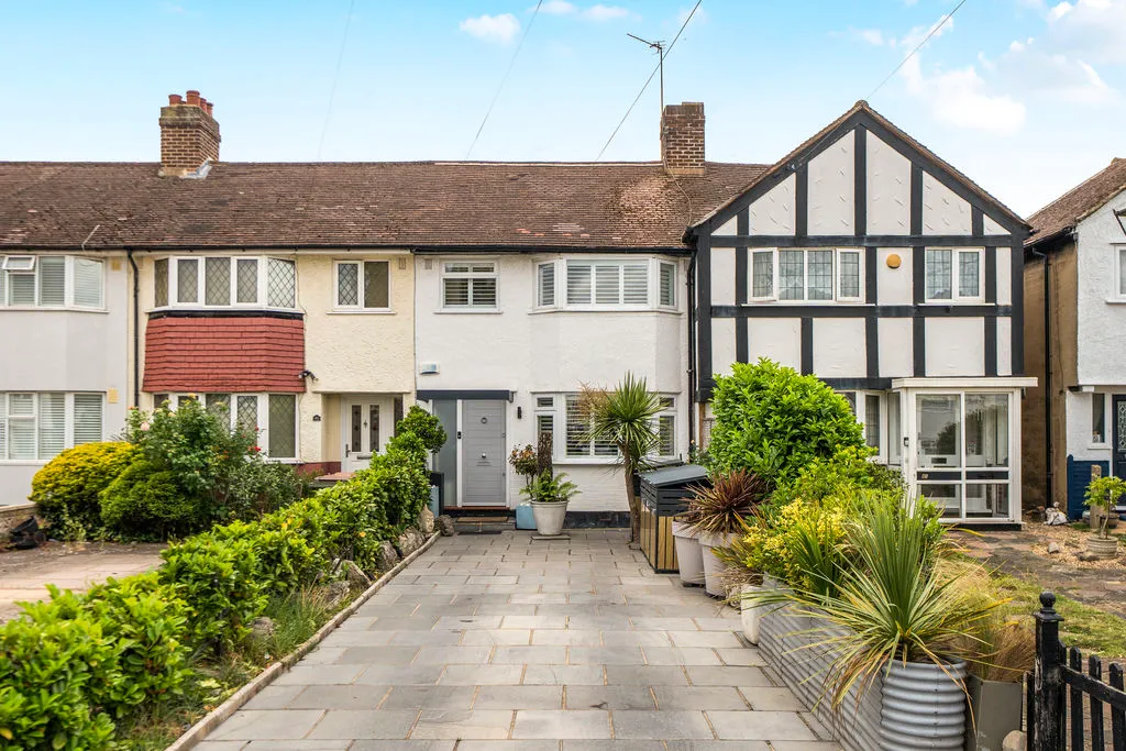 2 bed house for sale — Buckland Way, Worcester Park KT4 8NT