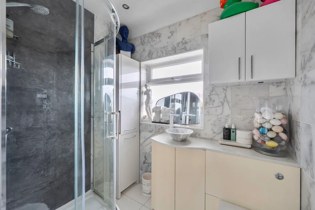 Buckland Way, Worcester Park KT4 8NT, photo 13