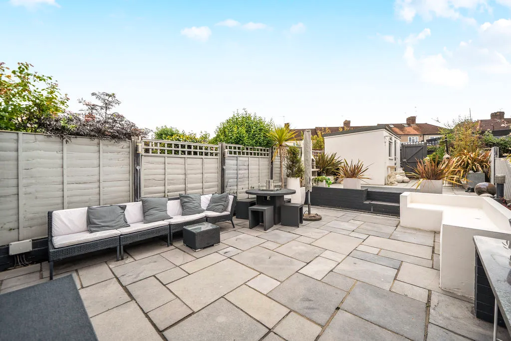 Buckland Way, Worcester Park KT4 8NT, photo 14