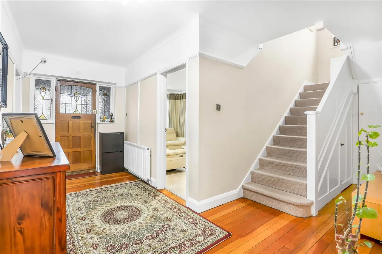 Northey Avenue, South Cheam, SM2 7HR, photo 28