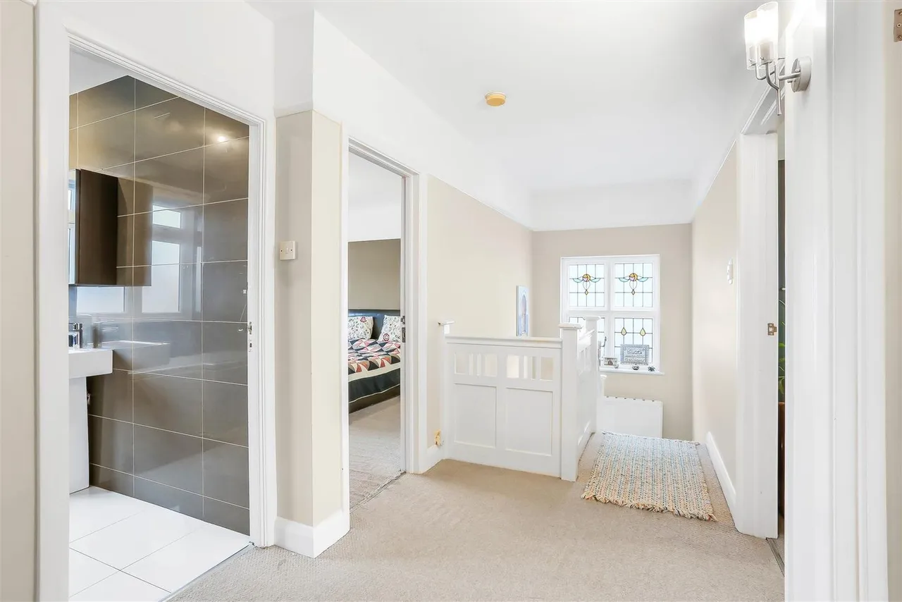 Northey Avenue, South Cheam, SM2 7HR, photo 17