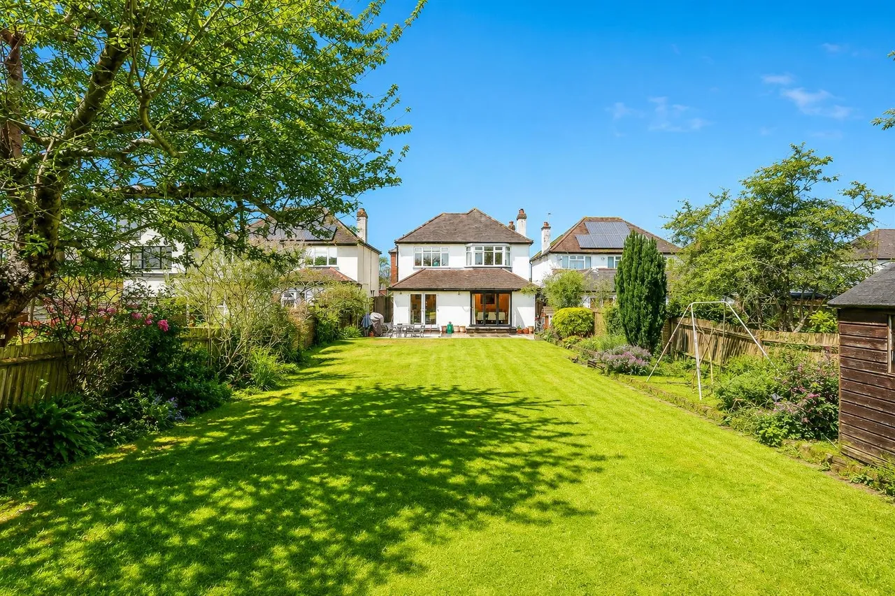 Northey Avenue, South Cheam, SM2 7HR, photo 2