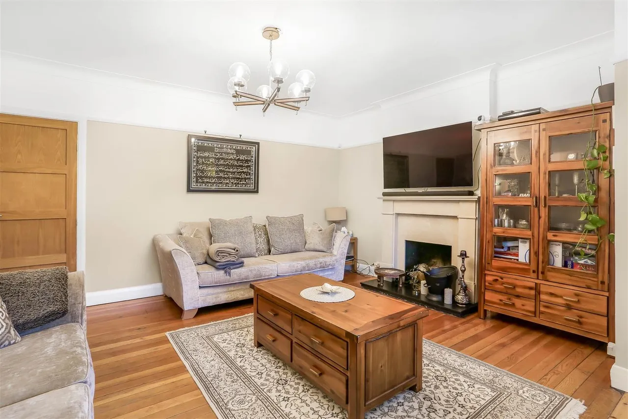 Northey Avenue, South Cheam, SM2 7HR, photo 12