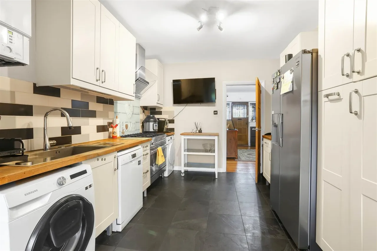 Northey Avenue, South Cheam, SM2 7HR, photo 8