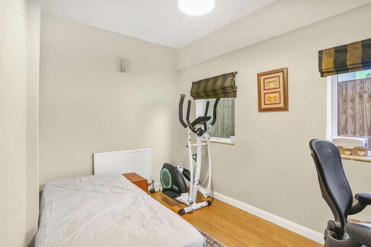 Northey Avenue, South Cheam, SM2 7HR, photo 11