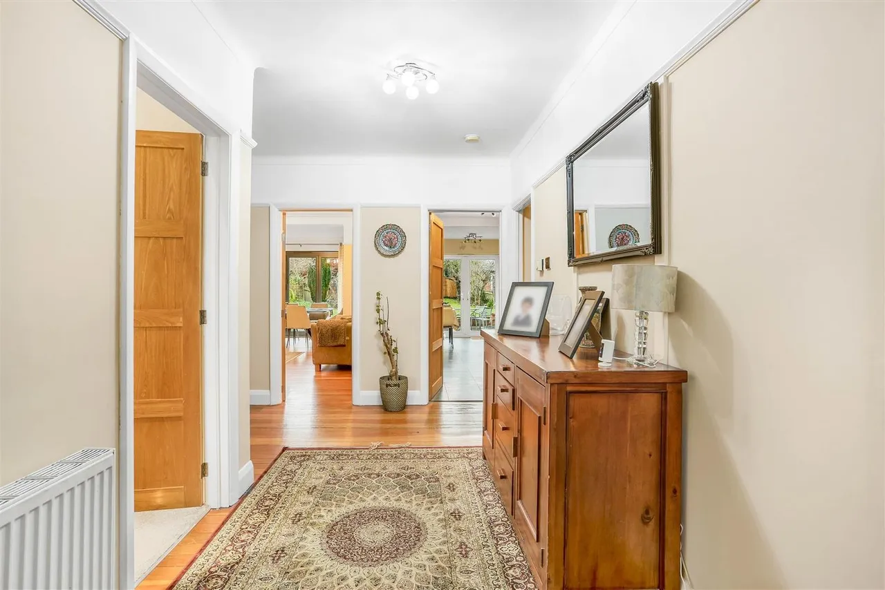 Northey Avenue, South Cheam, SM2 7HR, photo 5