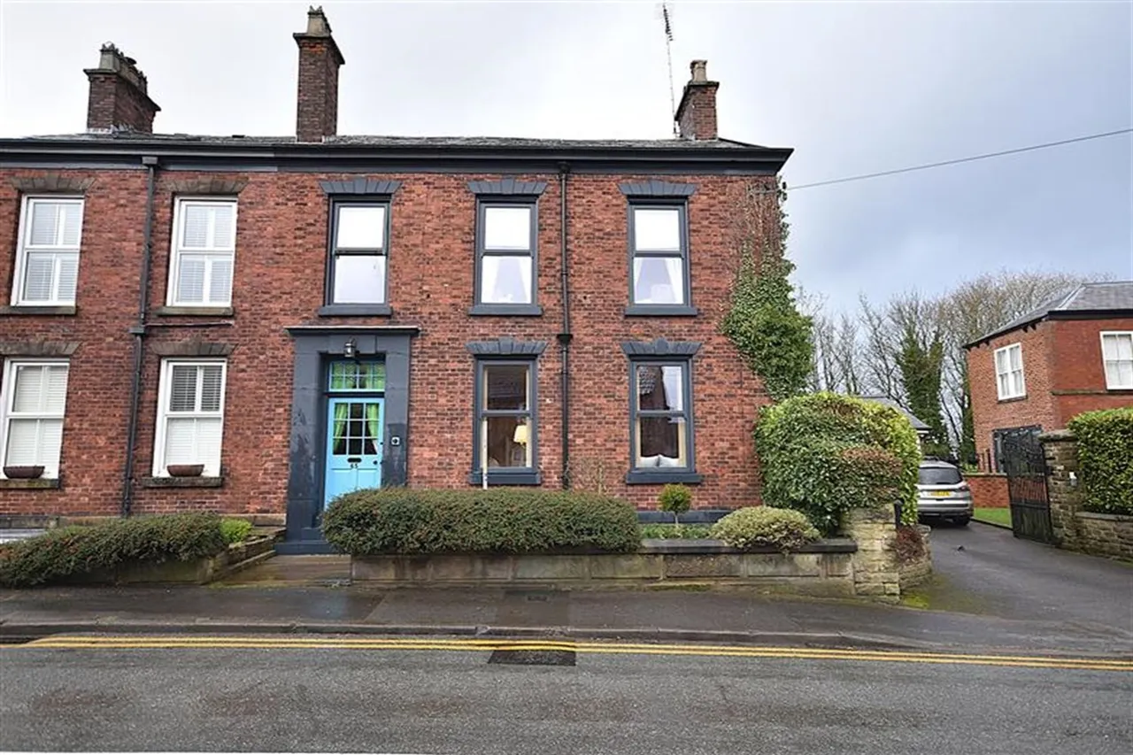 5 bed house for sale, Byrons Lane, Macclesfield