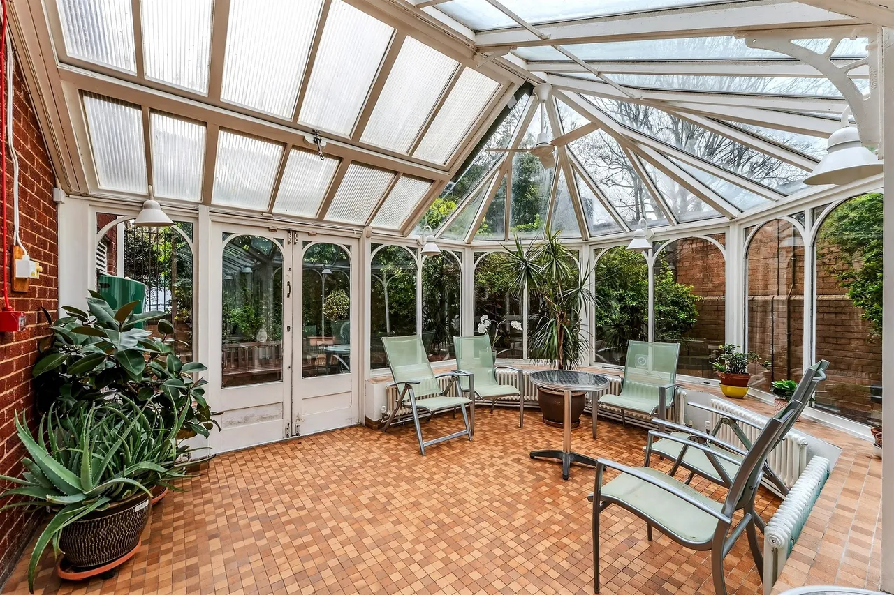 Bramlands Close, London, photo 11