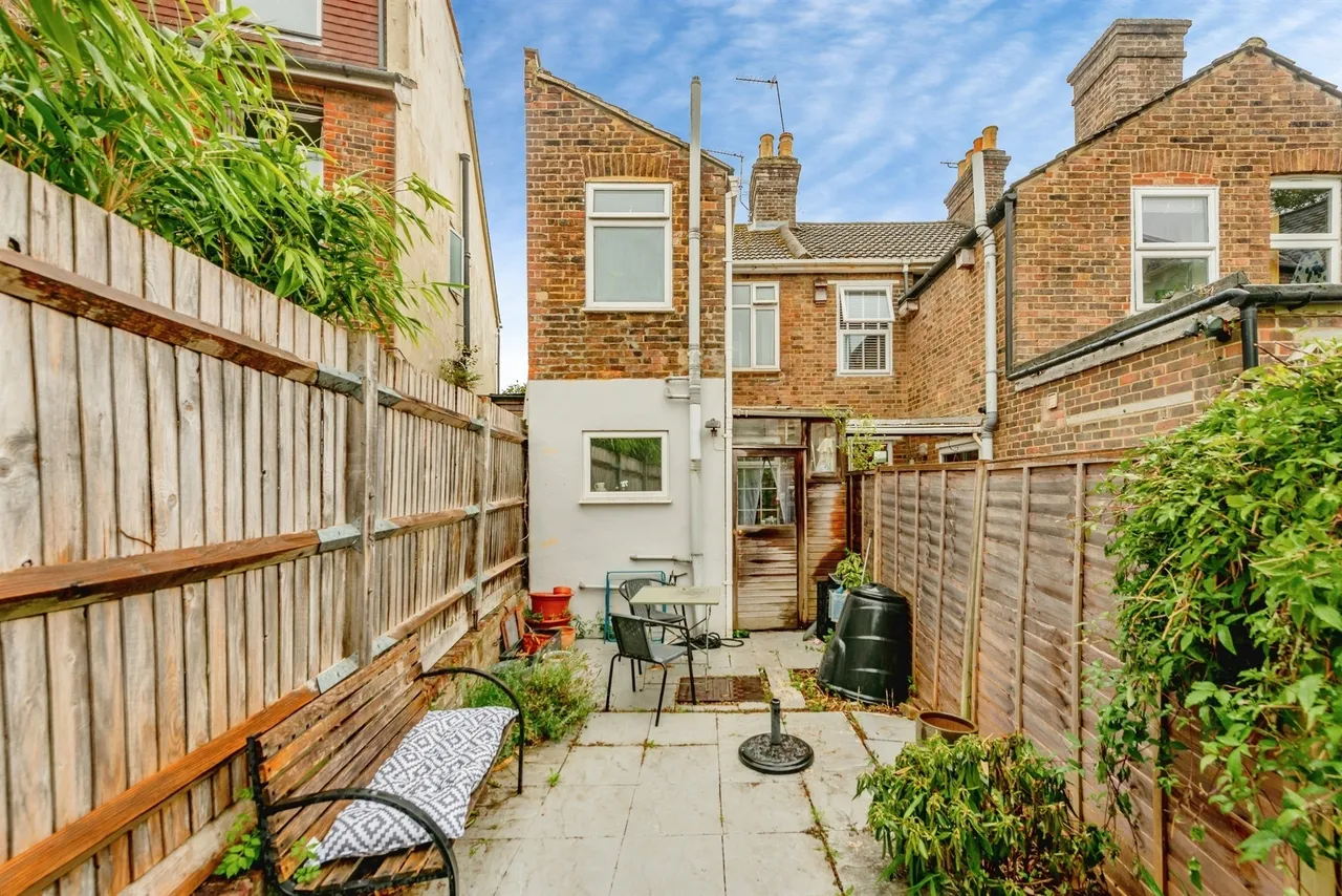 Earlswood Road, Redhill, photo 12