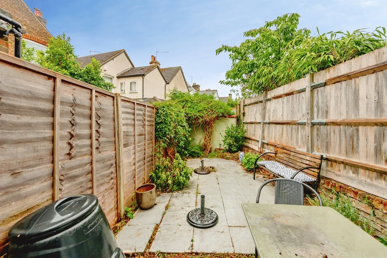 Earlswood Road, Redhill, photo 11