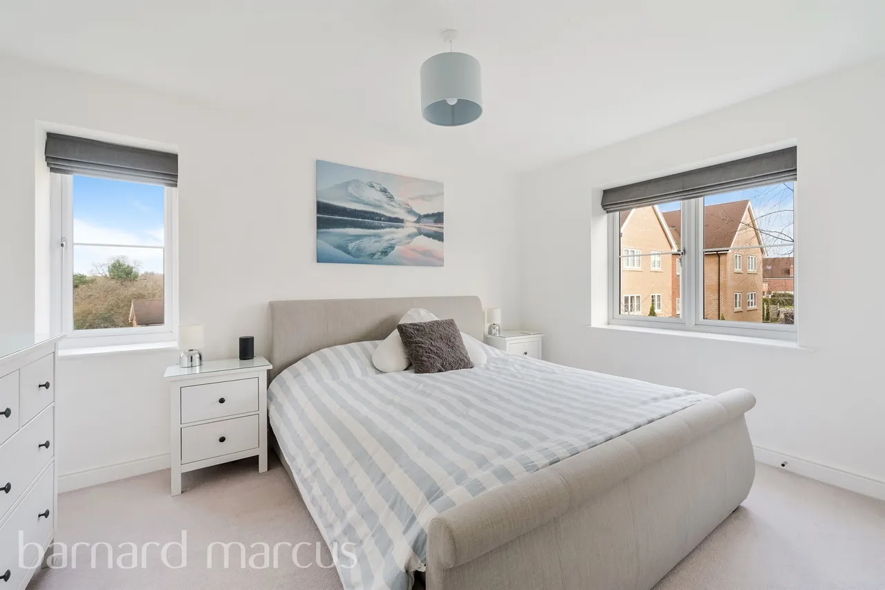 Ceres Crescent, Epsom, KT17, photo 5