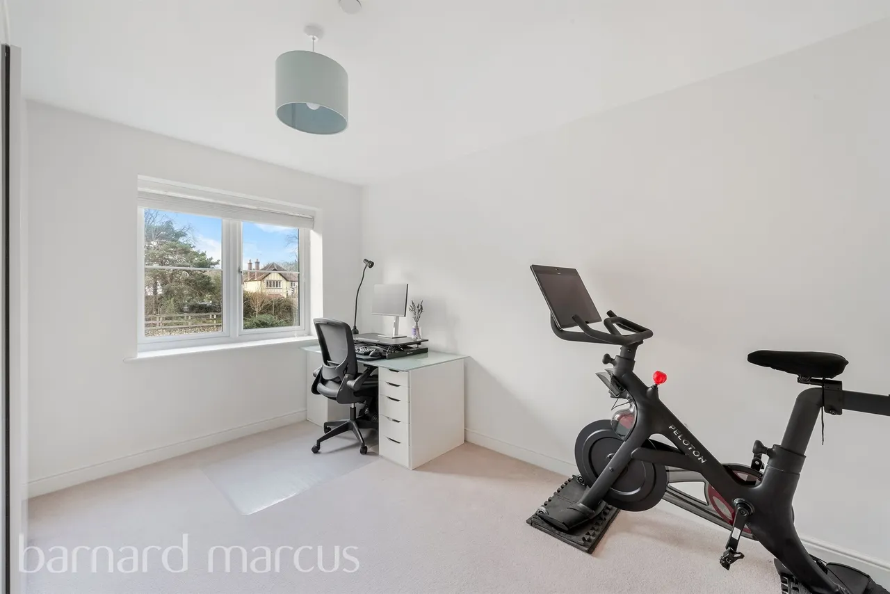 Ceres Crescent, Epsom, KT17, photo 8