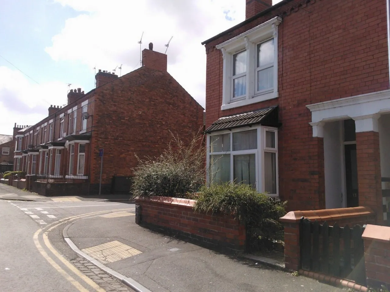 3 bed house to rent, Sommerville Street, Crewe, CW2