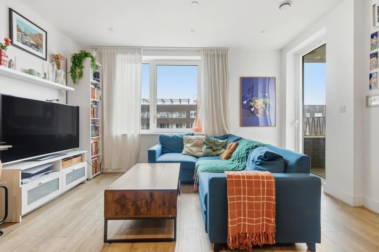 1 bed flat for sale — Beck Square, London, E10