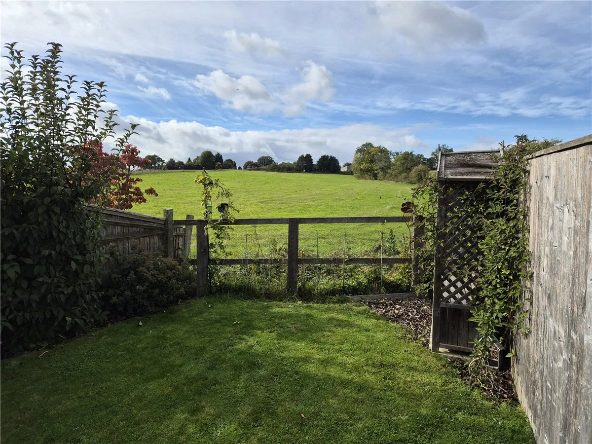 Folly Court, Cold Ash, RG18, photo 15