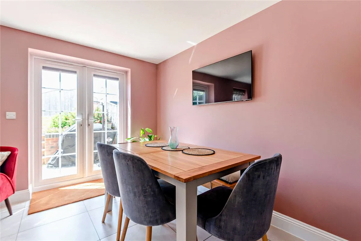 Folly Court, Cold Ash, RG18, photo 7