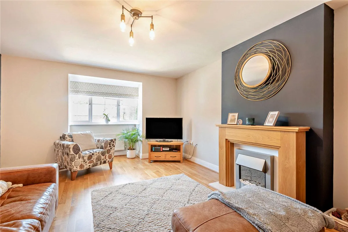Folly Court, Cold Ash, RG18, photo 5