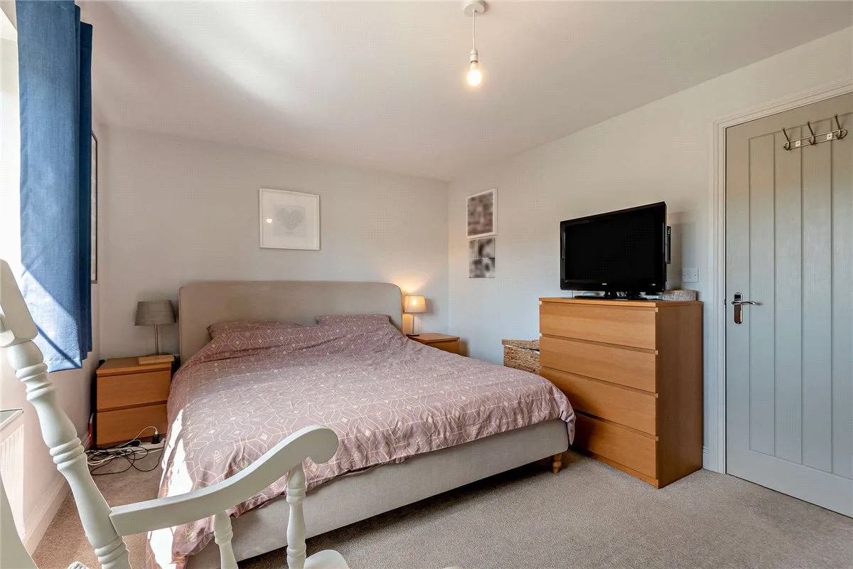 Folly Court, Cold Ash, RG18, photo 8