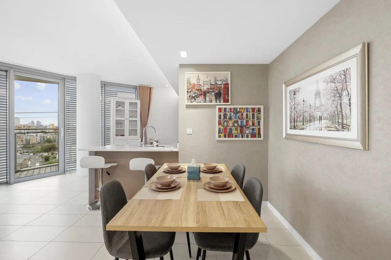 Tidal Basin Road, London, E16, photo 2