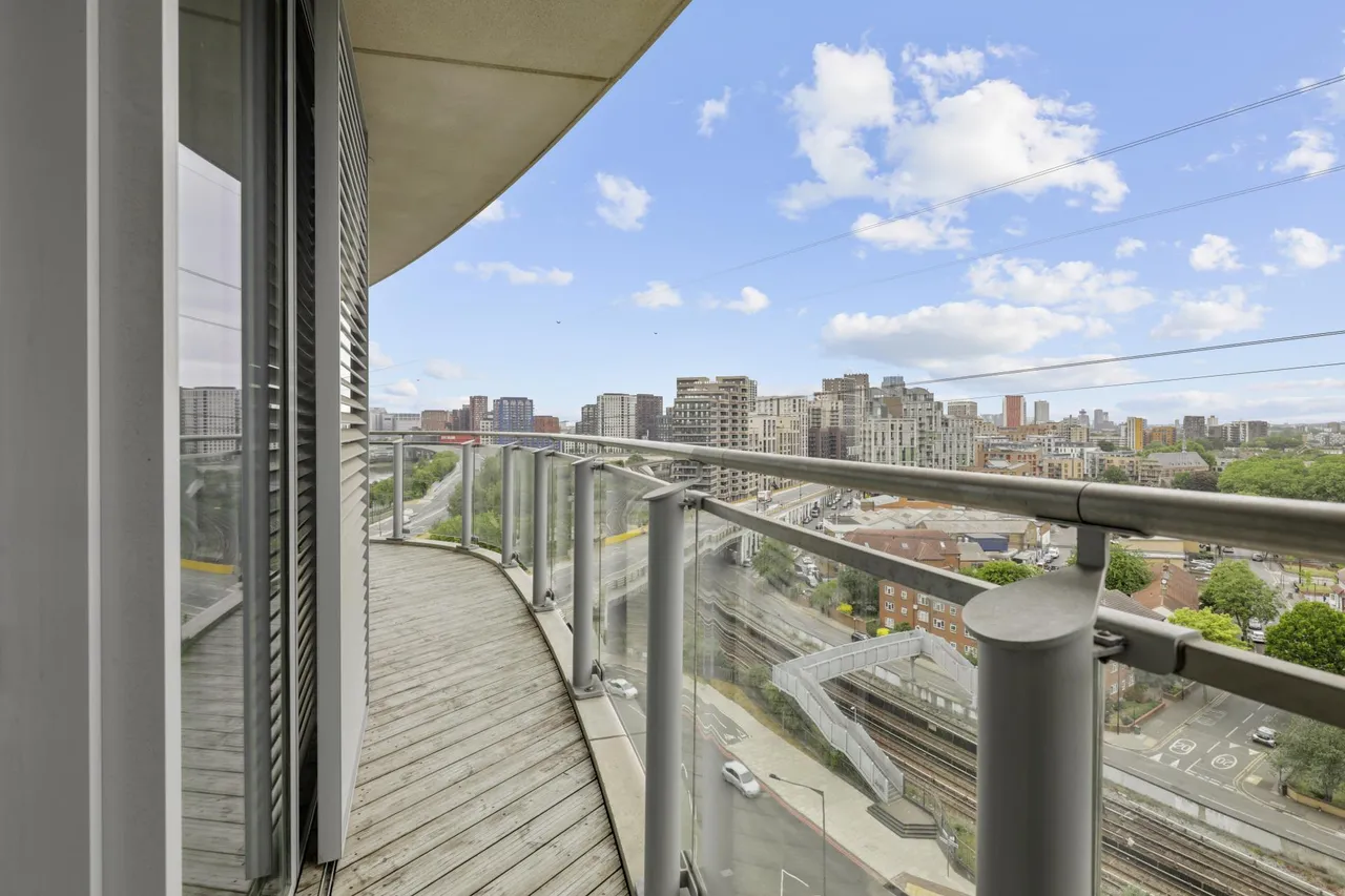Tidal Basin Road, London, E16, photo 15