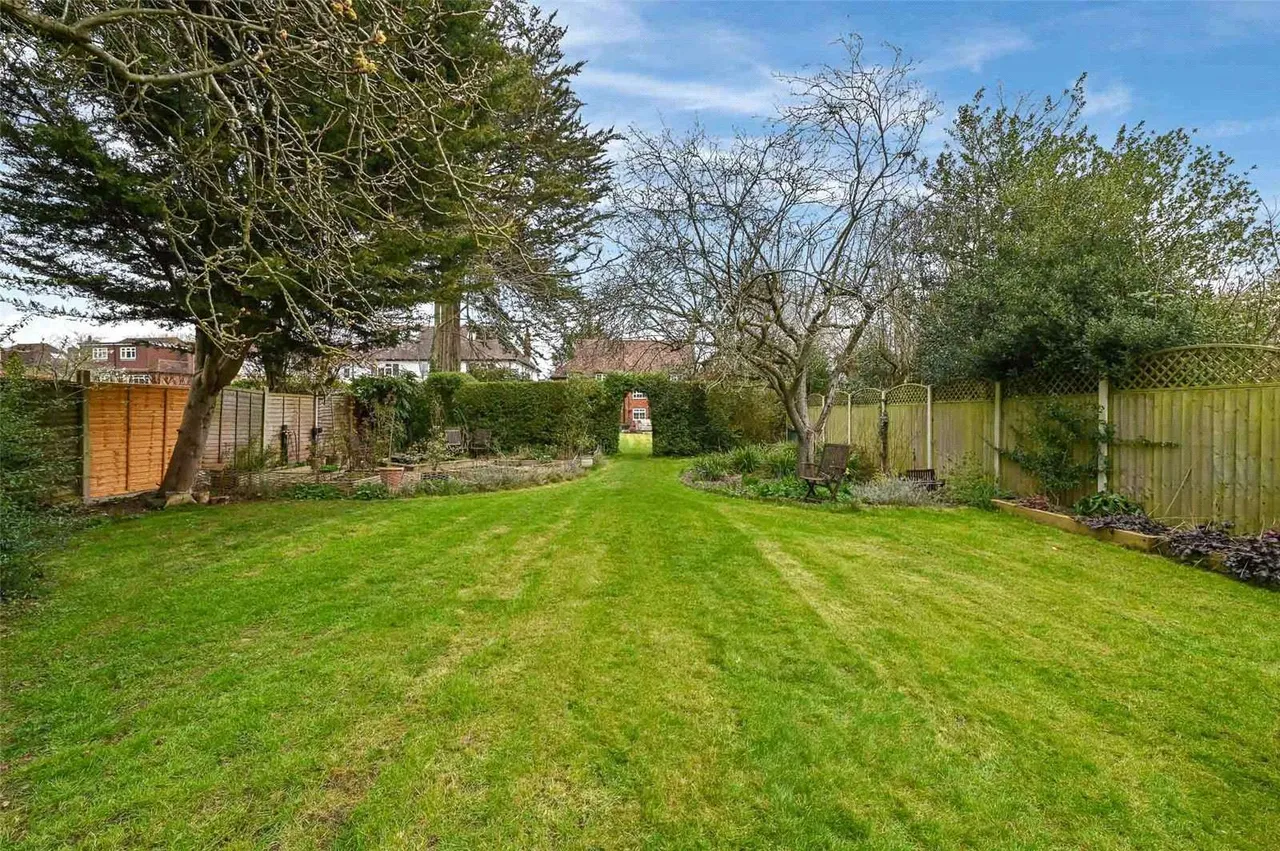 Slough Road, Datchet, SL3, photo 17