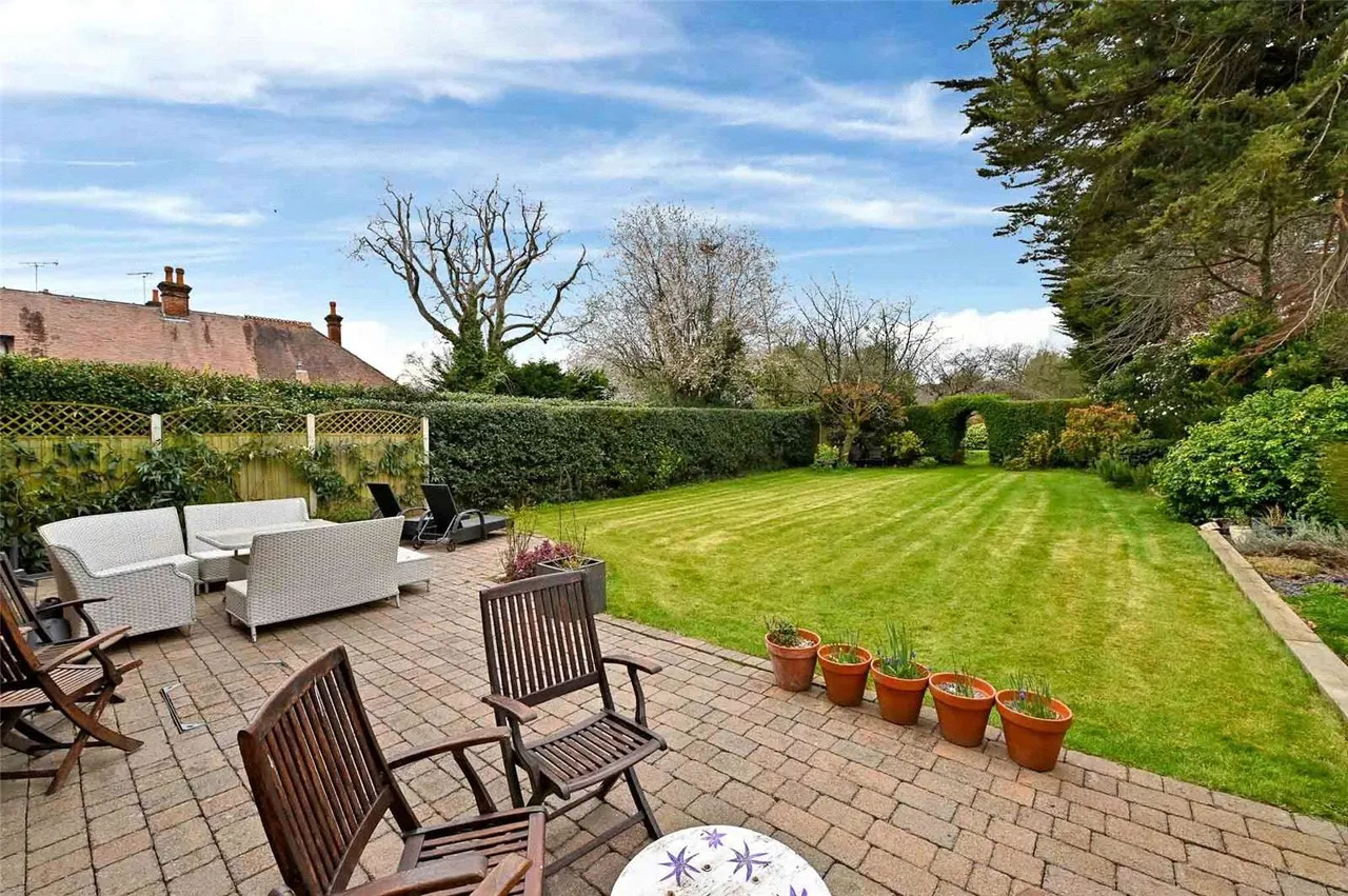Slough Road, Datchet, SL3, photo 13