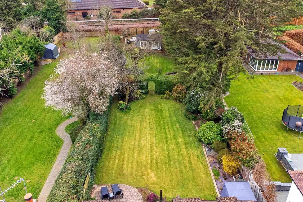 Slough Road, Datchet, SL3, photo 19