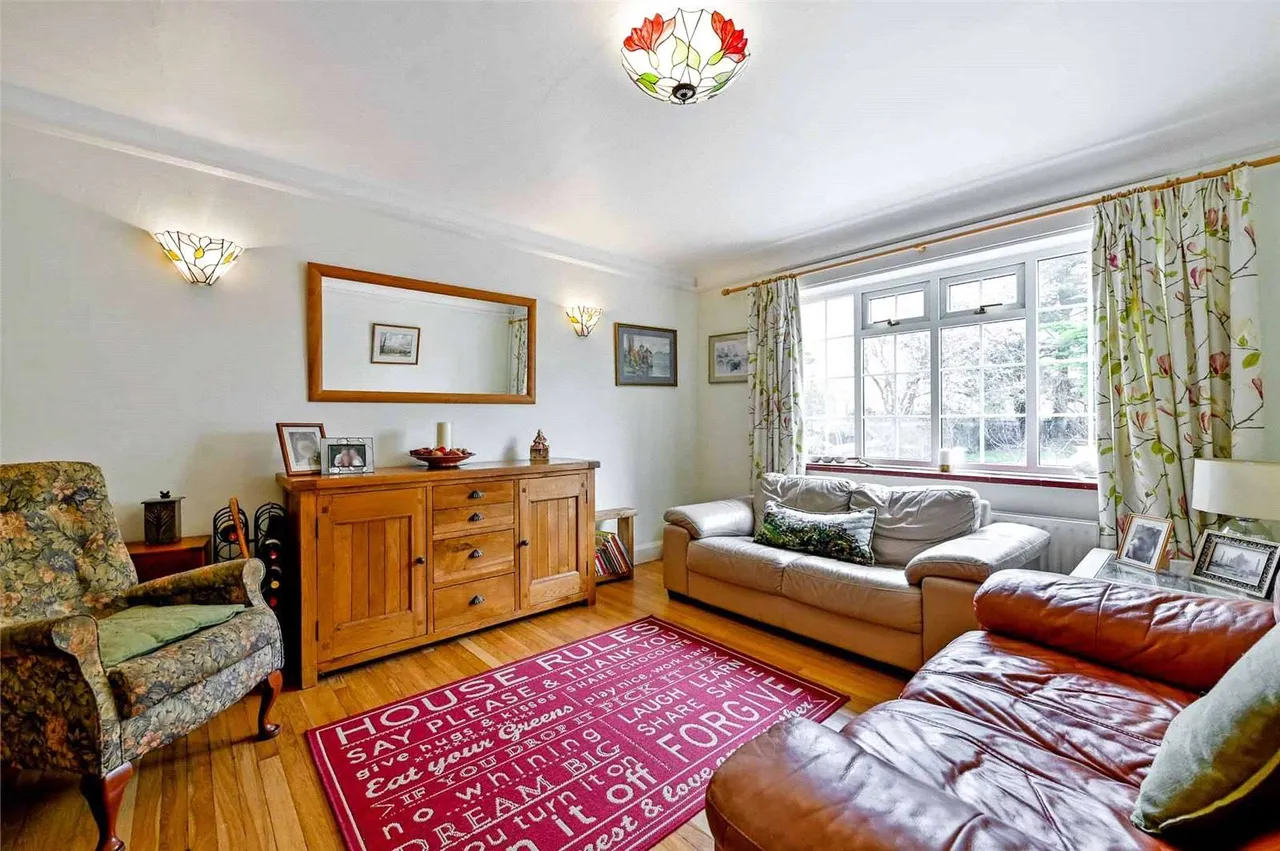 Slough Road, Datchet, SL3, photo 6