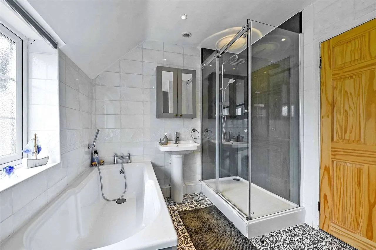 Slough Road, Datchet, SL3, photo 12