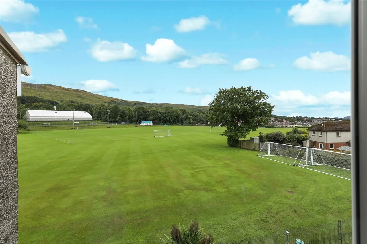 Windsor Gardens, Largs, North Ayrshire, KA30, photo 4