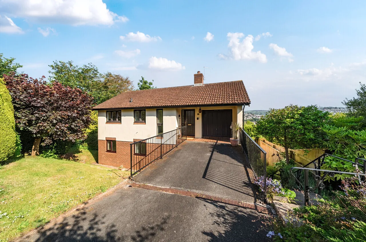 4 bed property for sale, Oak Tree Grove, Shaldon, TQ14