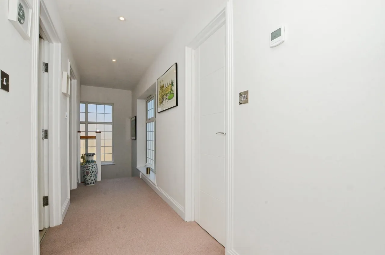 Hartfield Avenue, Elstree, WD6, photo 18