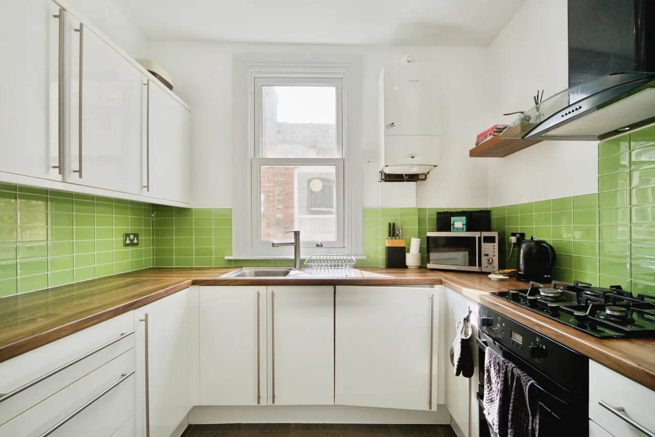 Arcadian Gardens, London, N22, photo 4