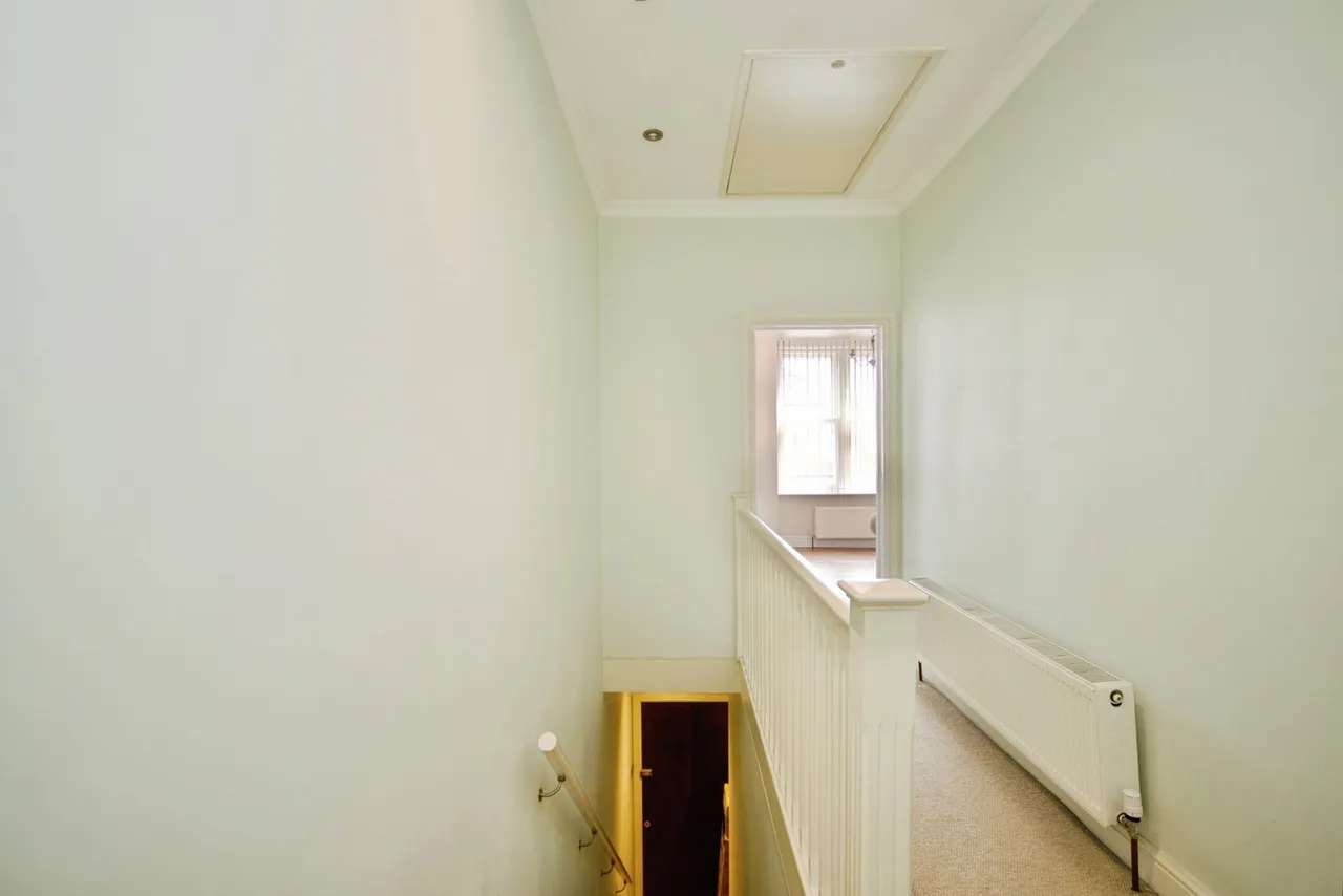 Arcadian Gardens, London, N22, photo 14