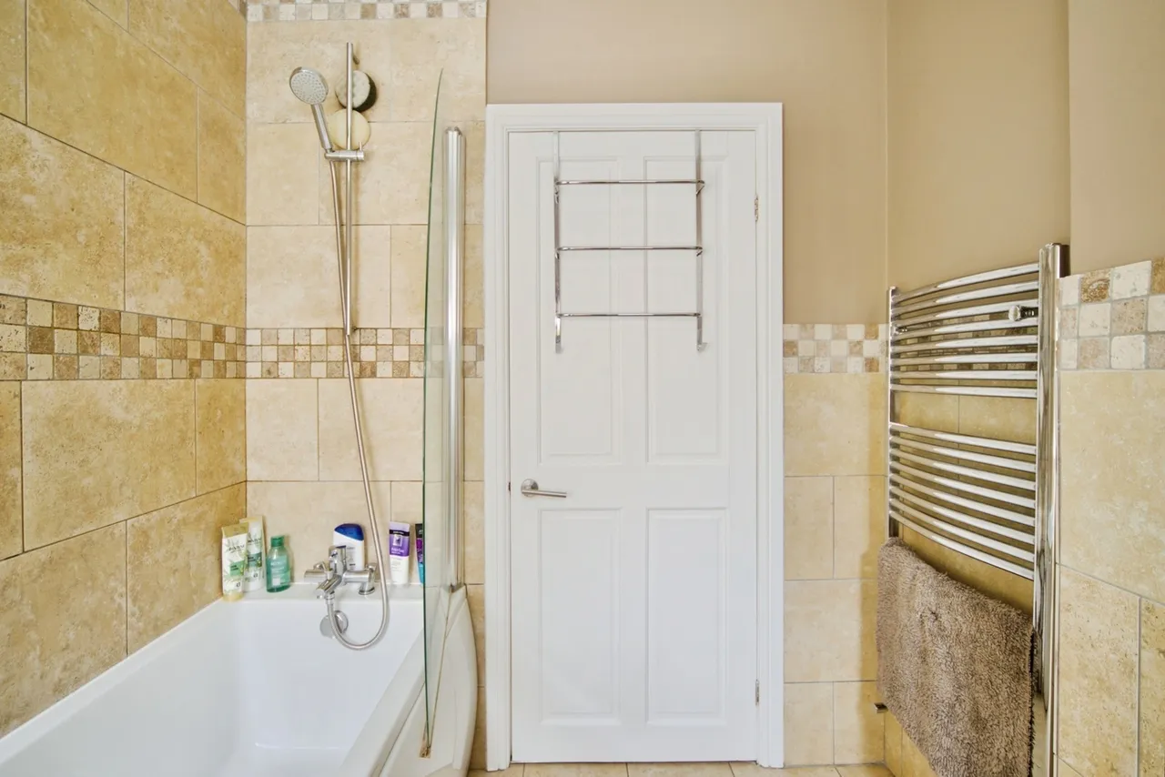 Arcadian Gardens, London, N22, photo 19