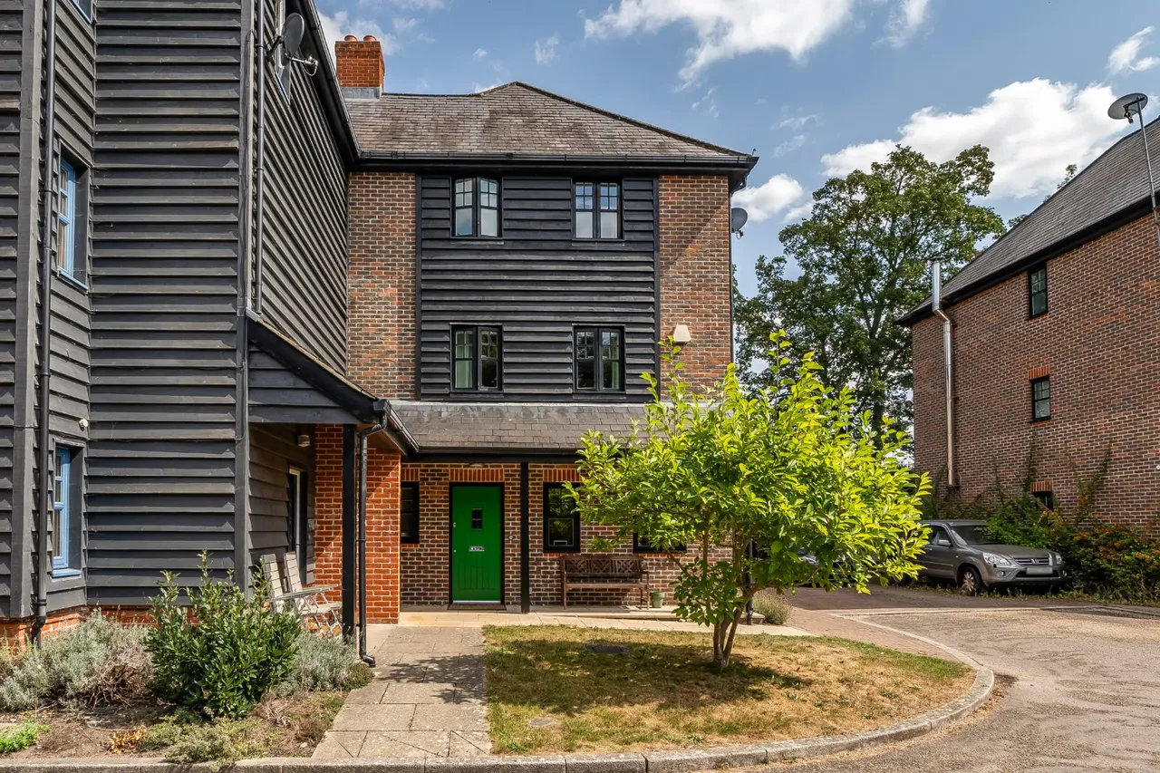 4 bed house for sale, Mill Place, Micheldever Station, SO21