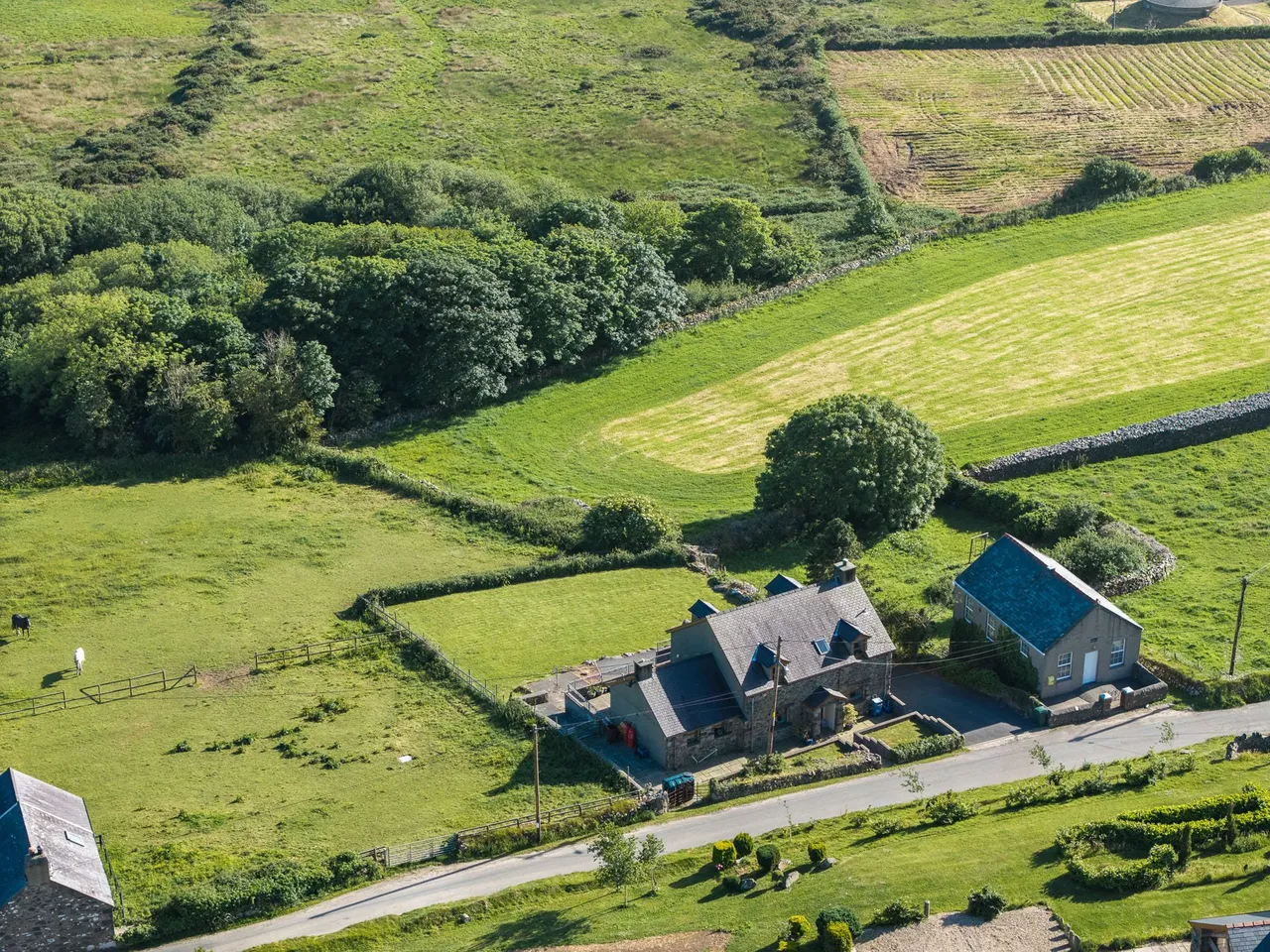 Garth Y Hafod, Garnfadryn, Pwllheli, Gwynedd, LL53 8TG, photo 4