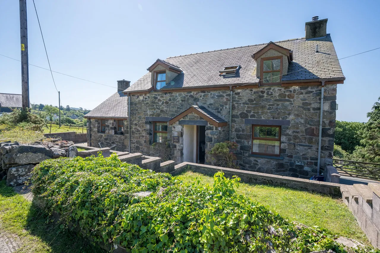 4 bed house for sale — Garth Y Hafod, Garnfadryn, Pwllheli, Gwynedd, LL53 8TG