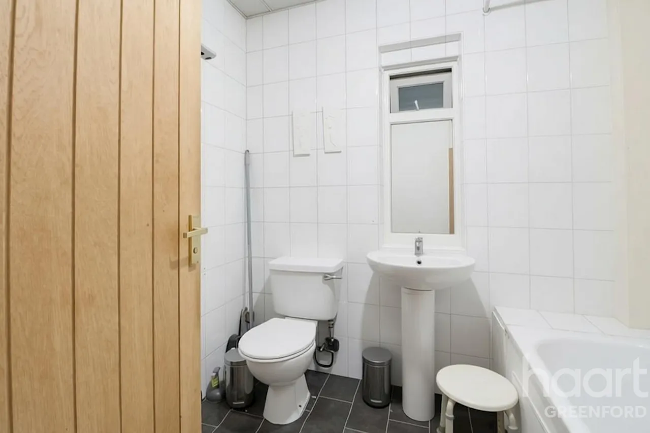 Marnham Crescent, Greenford, UB6, photo 6