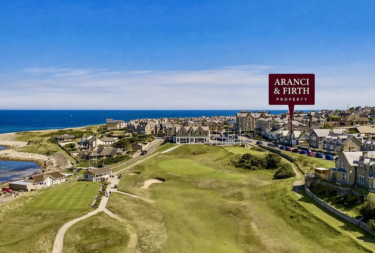 Stotfield Road, Lossiemouth, photo 2
