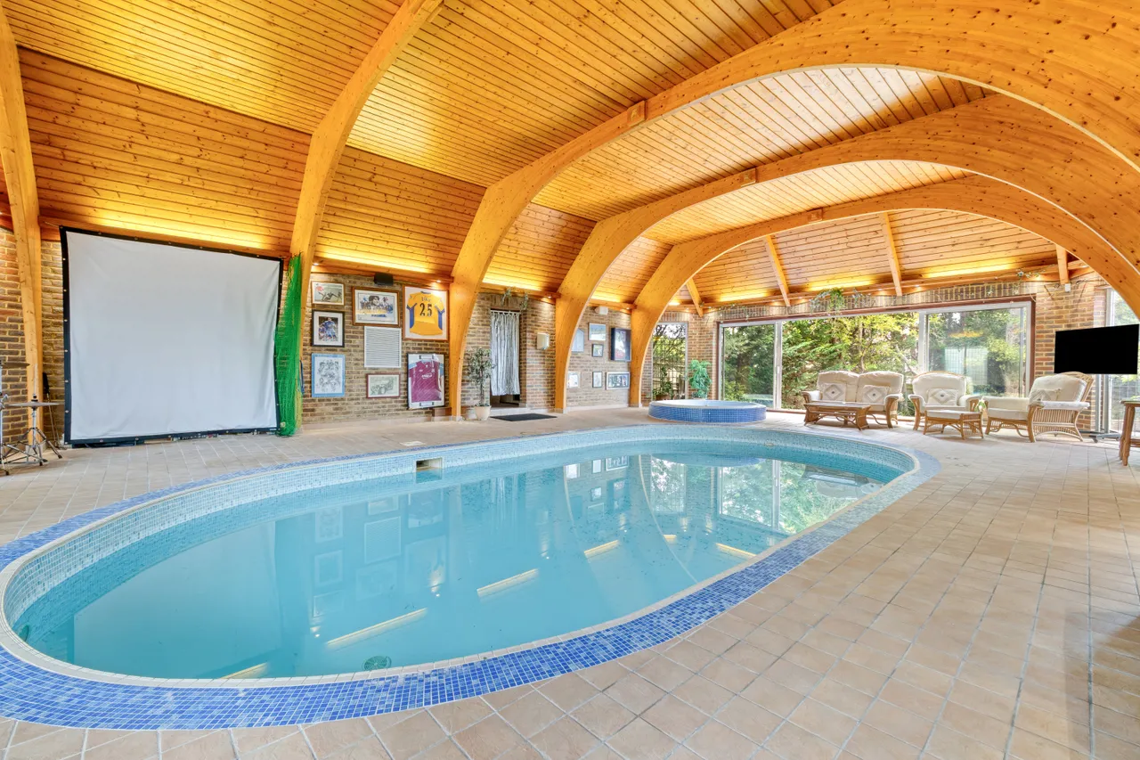 The Drive, Cheam, SM2, photo 4