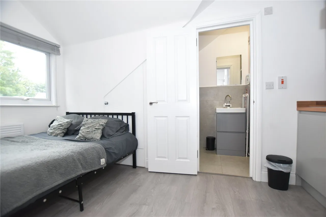 Kings Road, London, SE25, photo 3