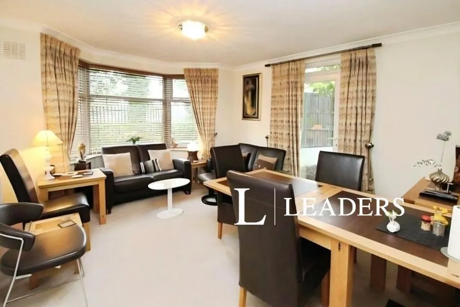 2 bed house to rent, London Road, Stoke-on-Trent, ST4