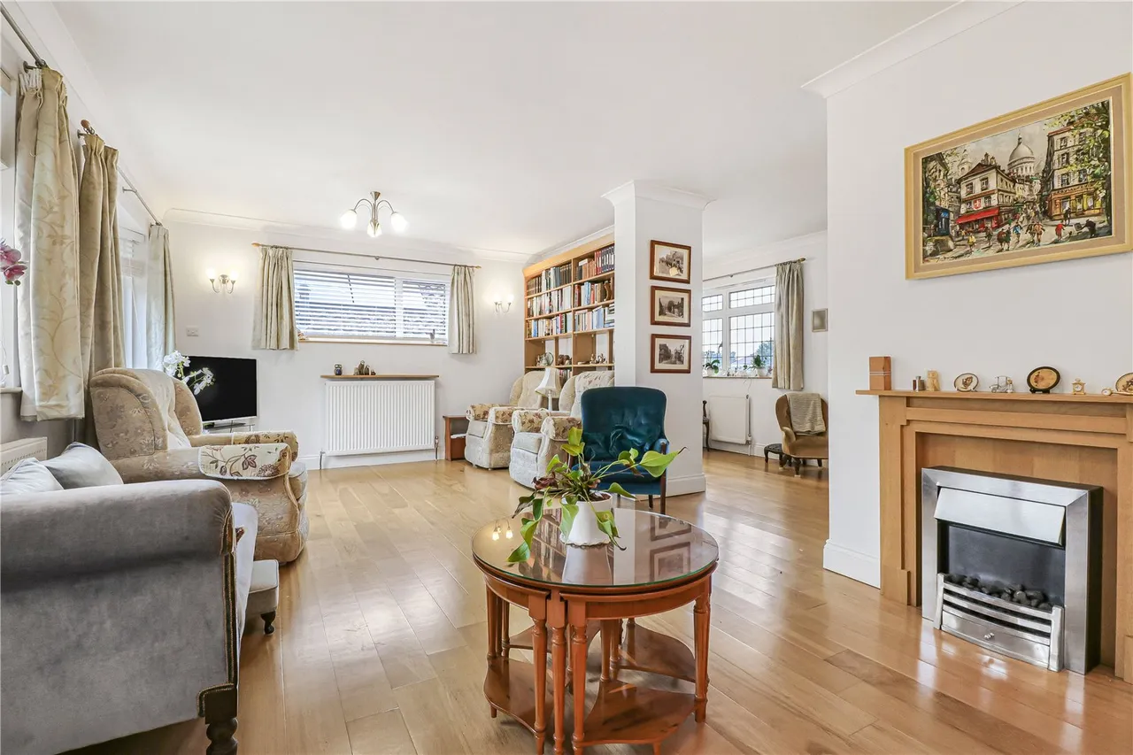 Rolfe Close, Barnet, EN4 9QU, photo 2