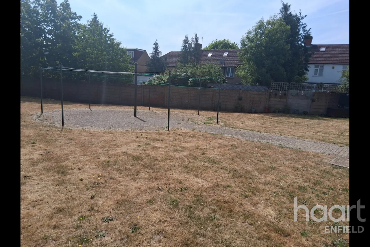London, N14, photo 13
